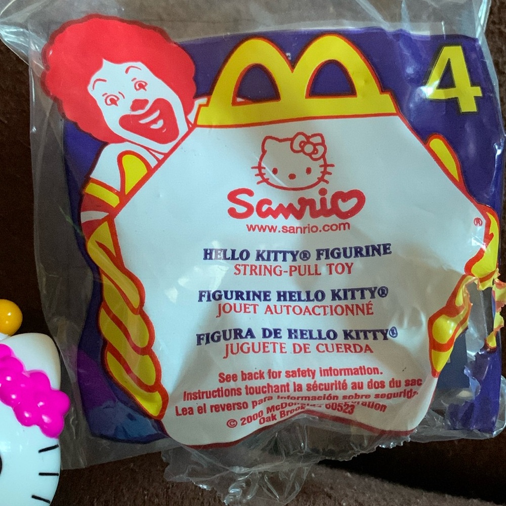 2000 Sanrio Hello Kitty hee on string from McDonald’s - Picture 2 of 4